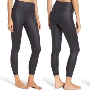 Black Alo Yoga Airbrush Midi Leggings